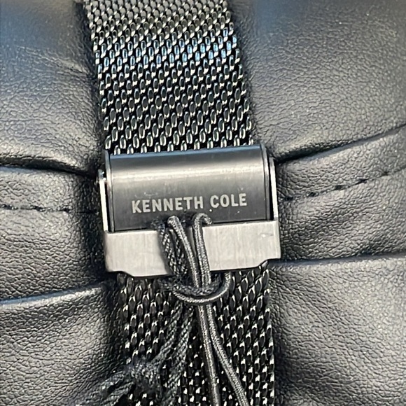 NIB Kenneth Cole Classic Watch Stainless Steel Back Water Resistant - Picture 3 of 7